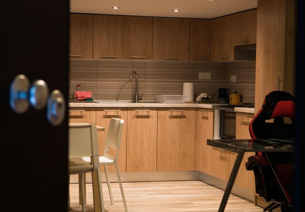 Modern Cozy Appartment In Salonicco Esterno foto
